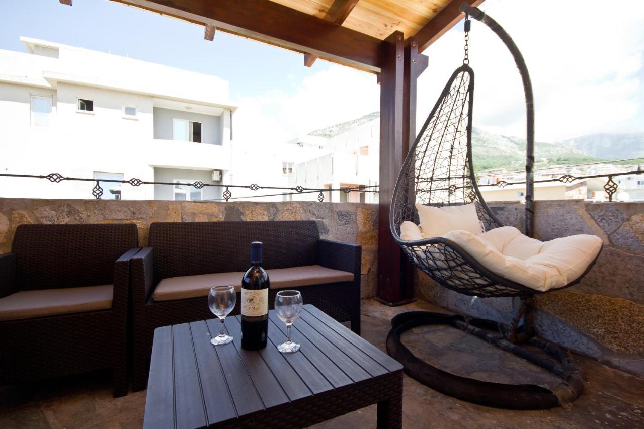 Vukcevic Apartment Bar