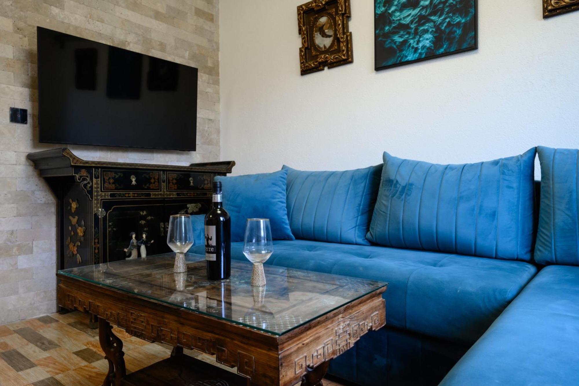 Vukcevic Bar