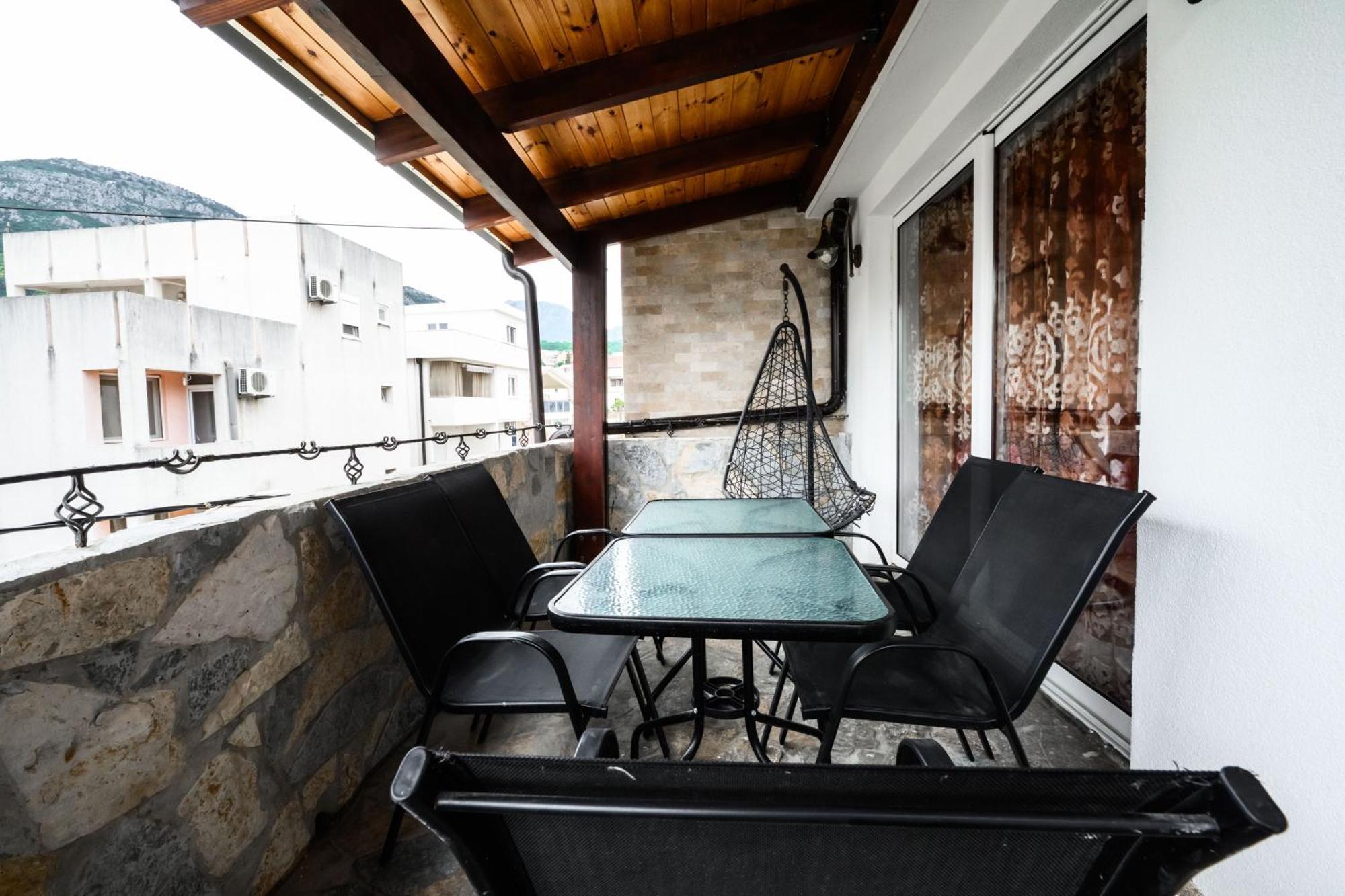 Vukcevic Apartment Bar